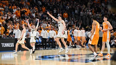 2024 March Madness odds: UConn favored over Purdue in men's .